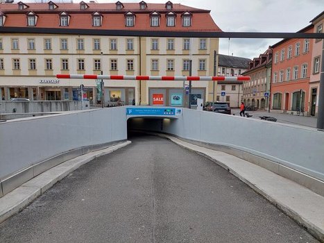 Maximiliansplatz-1