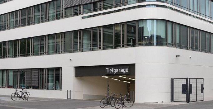 DB Zentrale am Hauptbahnhof-1
